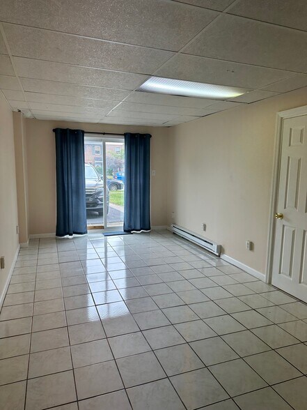 Building Photo - 145 Sutcliffe Ln
