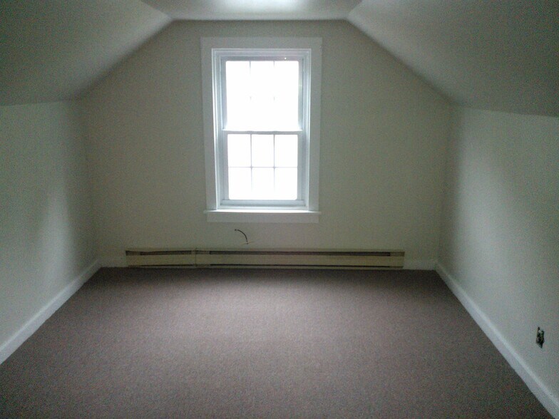 Building Photo - 33 Lenox St