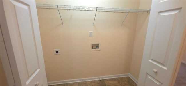 Building Photo - 465 Little Creek Rd SE