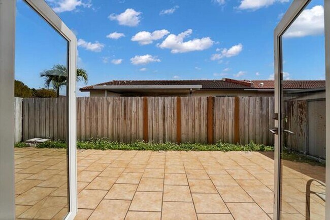 Building Photo - 17255 NW 72nd Ct