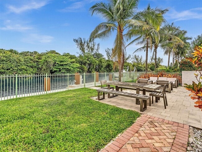 Building Photo - 2901 Hidden Harbour St