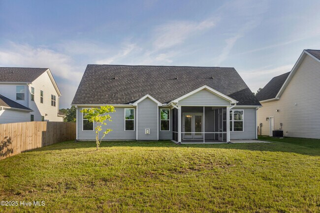 Building Photo - 916 Terraces Ln
