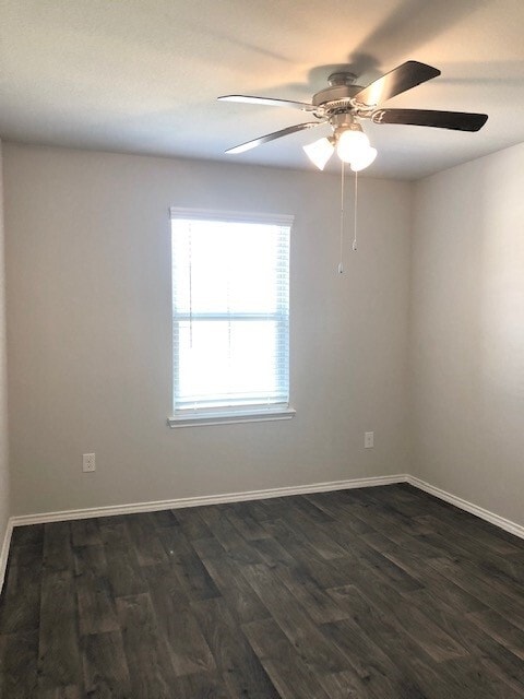 Building Photo - 9827 Laurel Lake Dr
