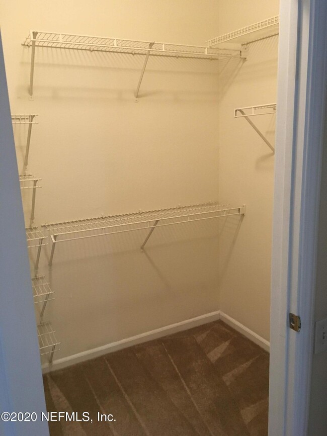 Building Photo - 10550 Baymeadows Rd