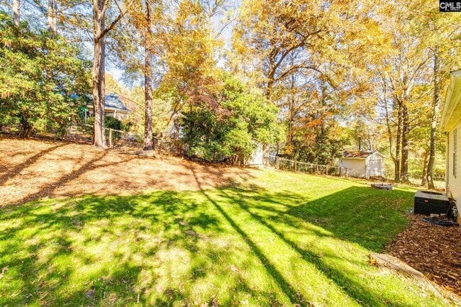 Building Photo - Charming Chapin Ranch in a Cul-de-Sac!