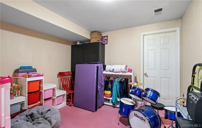 Building Photo - 5 Case Ct