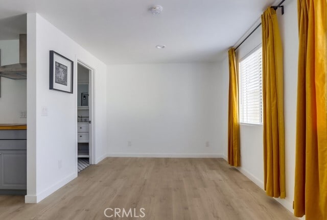 Building Photo - 554 S Lemon St