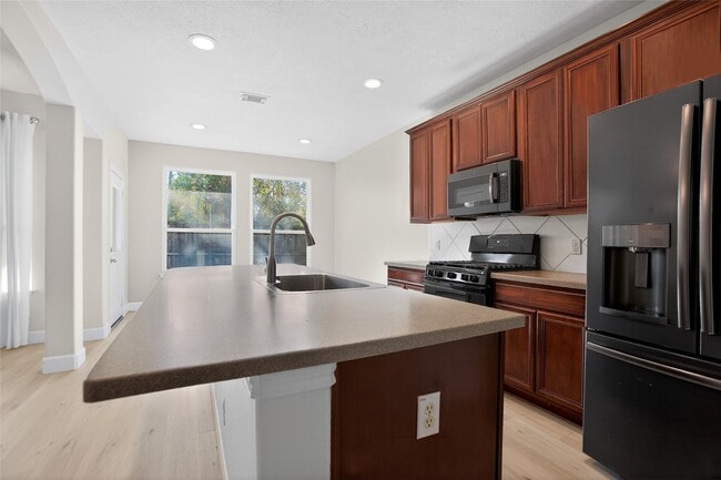 Building Photo - 126 Silver Penny Dr