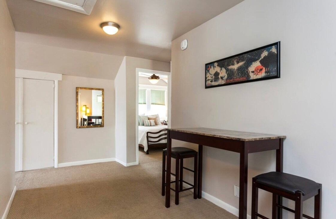 View from hallway into 2nd bedroom - 1709 Villa Pl