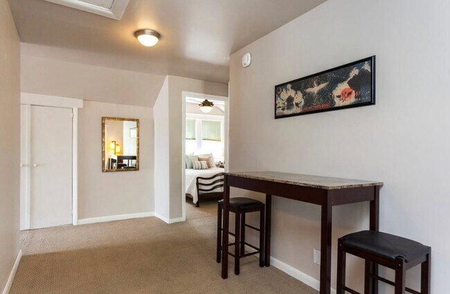 View from hallway into 2nd bedroom - 1709 Villa Pl