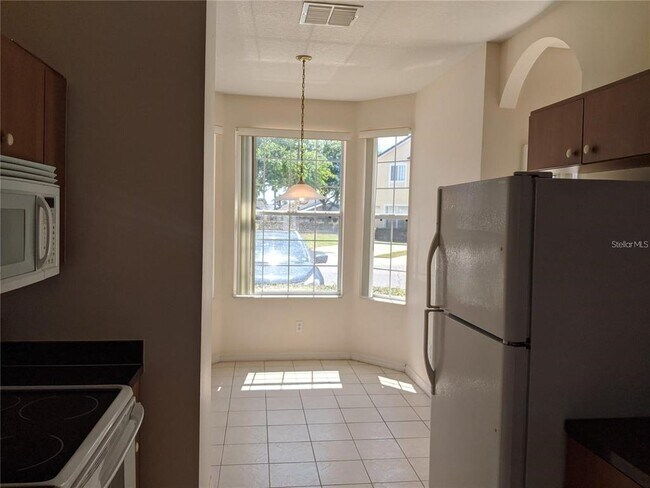 Building Photo - 1141 S Beach Cir