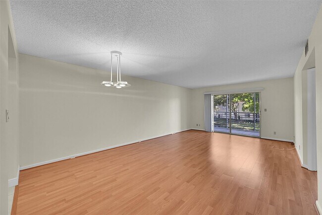 Building Photo - 1802 Eleuthera Point