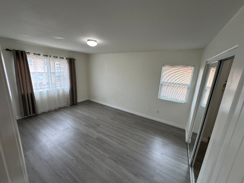 Building Photo - 14389 Moon Valley St