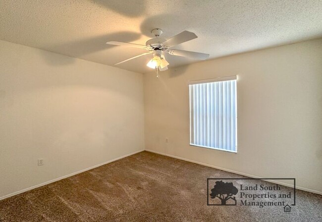 Building Photo - 5557 Beverly Rise Blvd