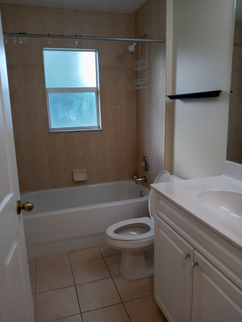 Building Photo - Charming 3-Bedroom Home in Port Charlotte, FL