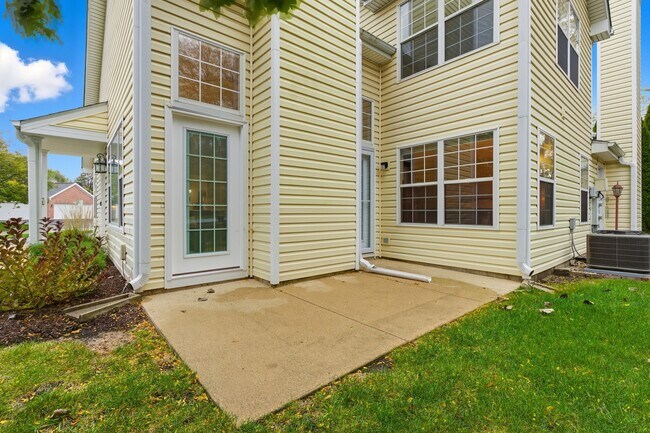 Building Photo - 1411 Clybourne St
