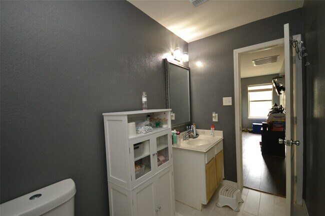 Building Photo - 20751 Cypress Post Dr