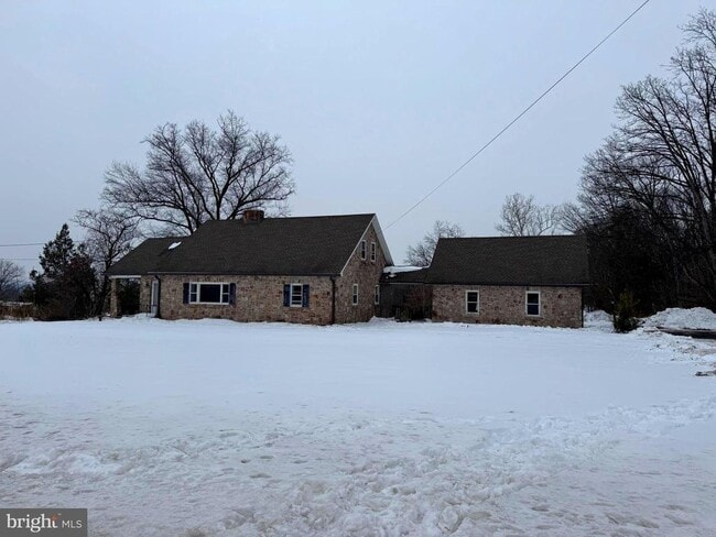 Building Photo - 345 Layfield Rd