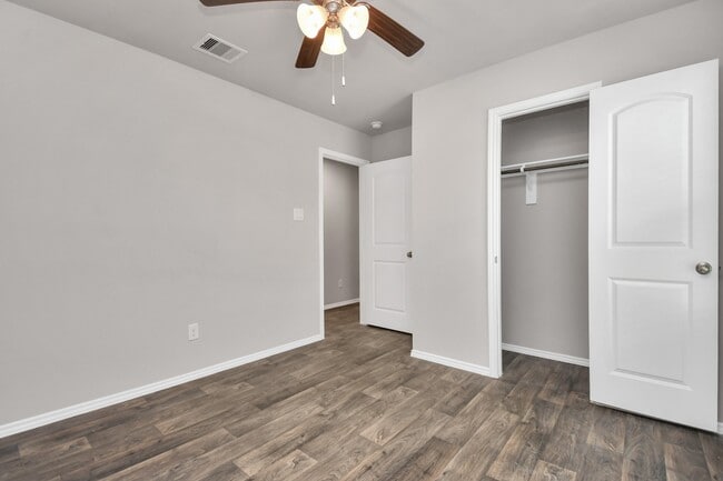 Building Photo - 9826 Laurel Lake Dr