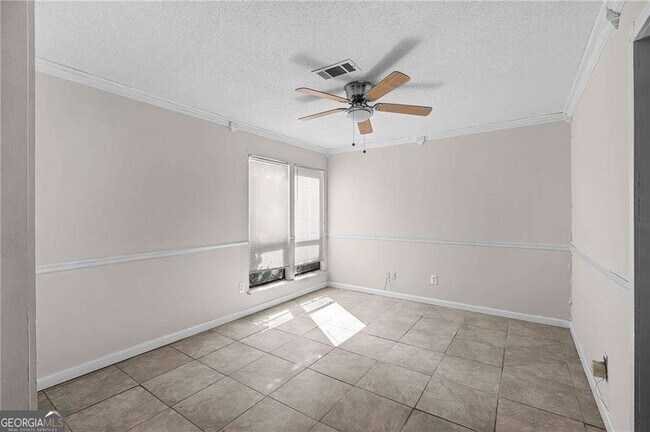 Building Photo - 990 Chapman Ln