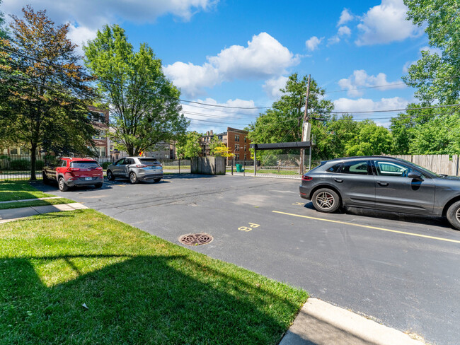 Building Photo - 6552 S Kenwood Ave