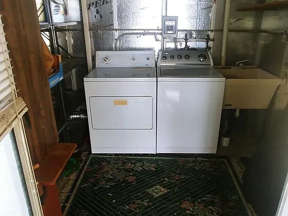 Building Photo - 5935 Camelot Dr N