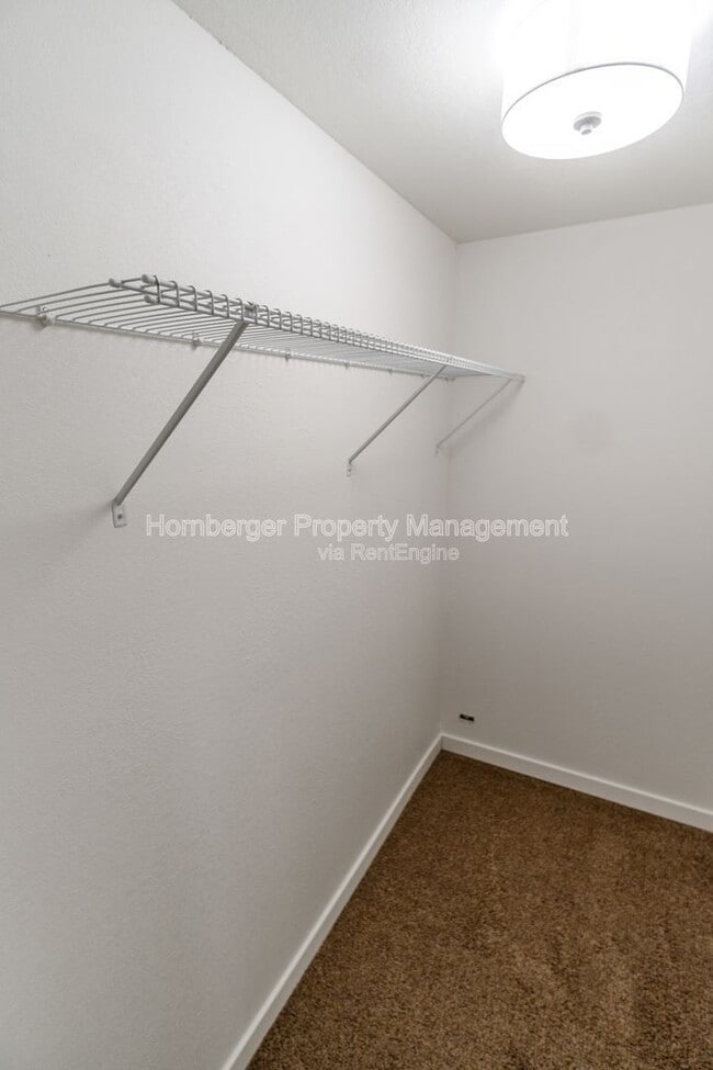 Building Photo - 8715 N Kelly Ct