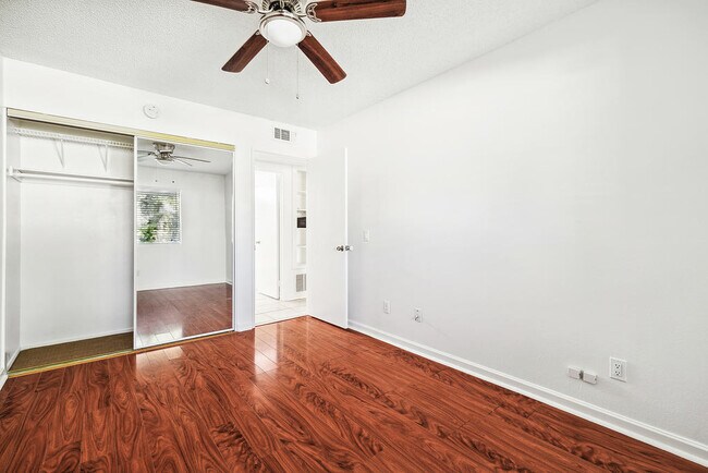 Building Photo - 34414 Laura Way