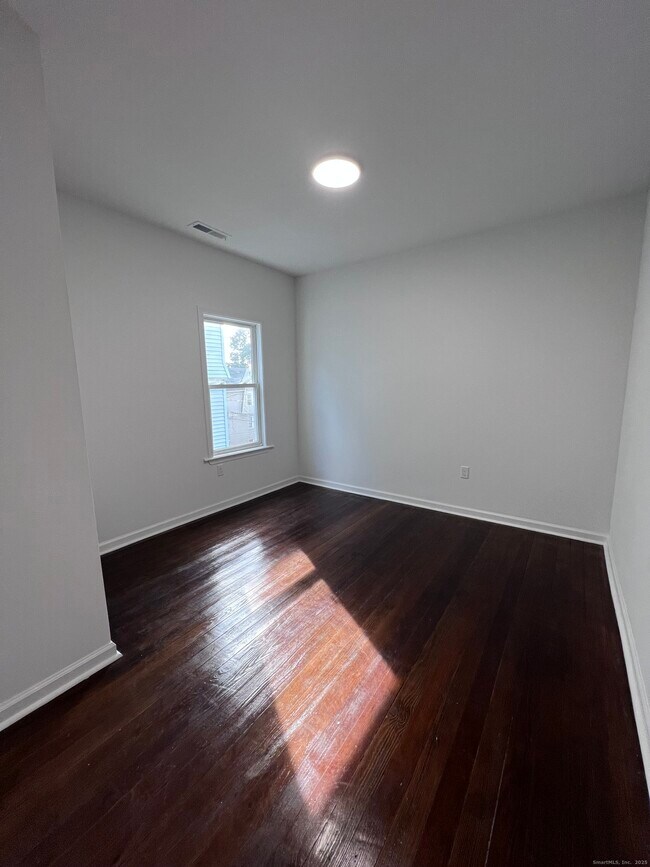 Building Photo - 36 Vermont St