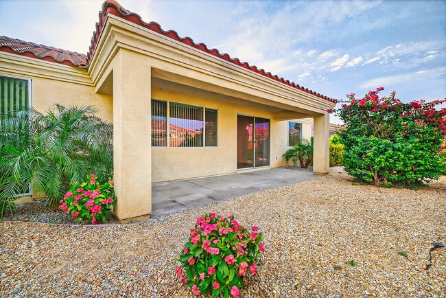 Building Photo - 42217 Whisper Rock St