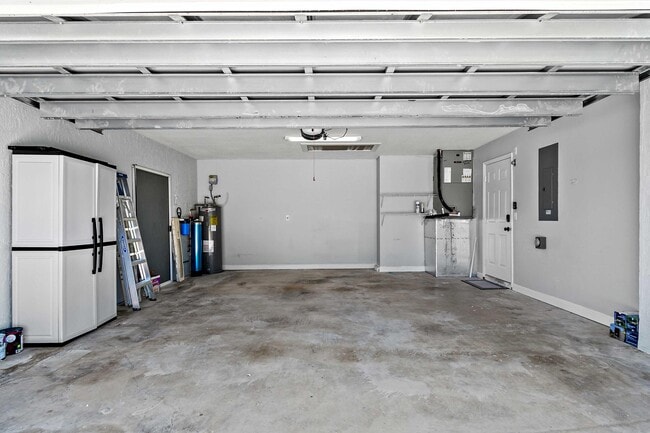Building Photo - 104 Old Jupiter Beach Rd
