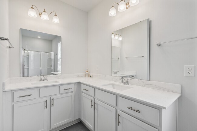 Building Photo - 2053 Ainsley Dr