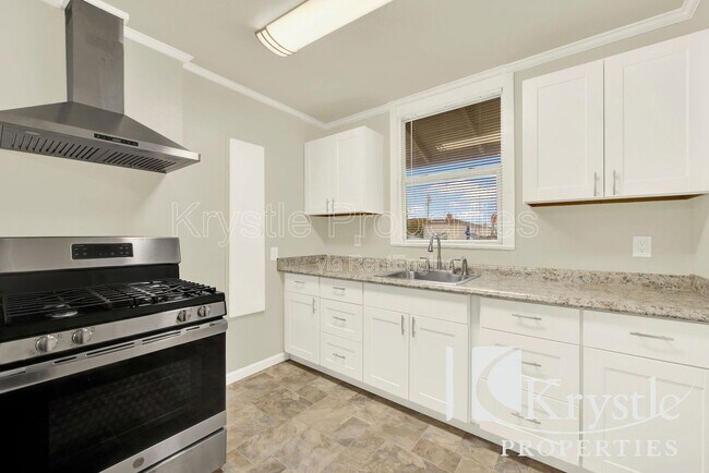 Building Photo - 1047 Valle Vista Ave