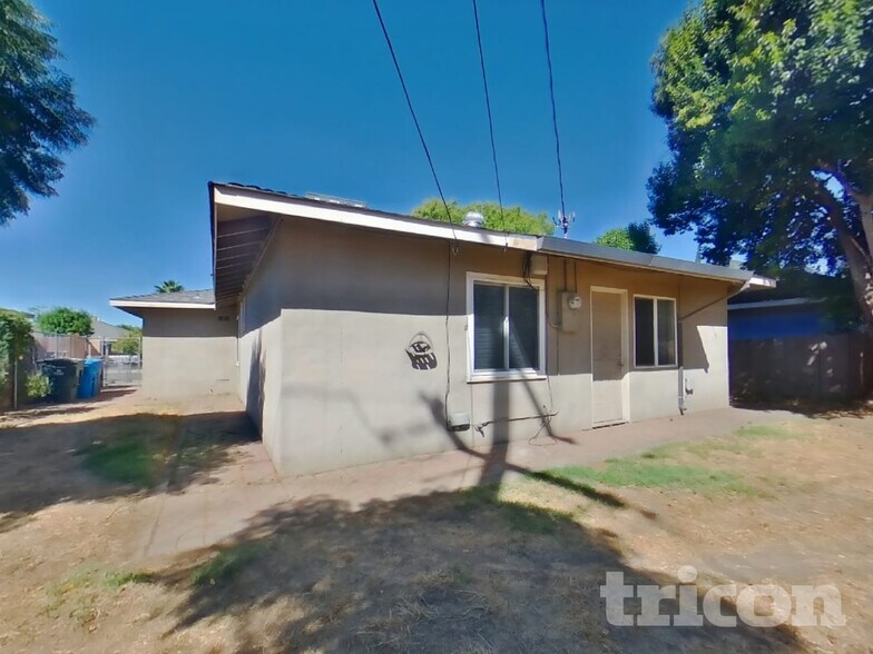 Building Photo - 1475 Knights Row