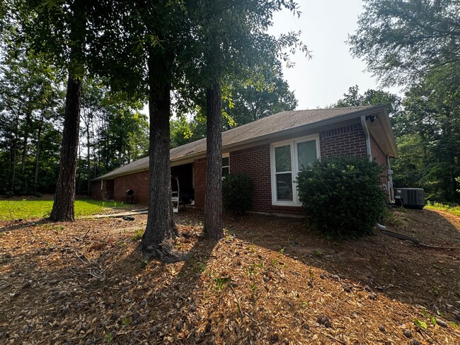 Building Photo - 1088 Pierce Rd