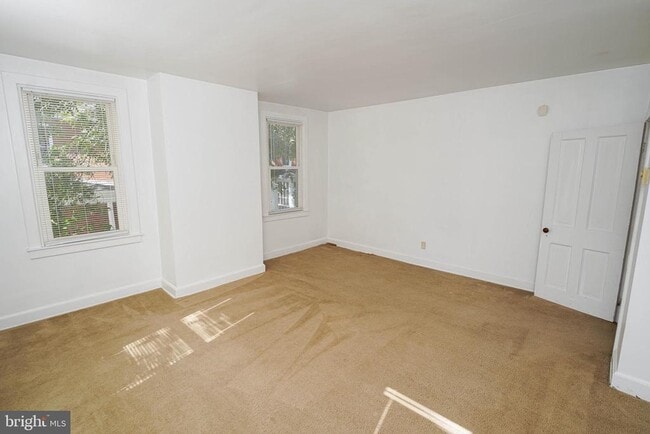 Building Photo - 611 Locust St