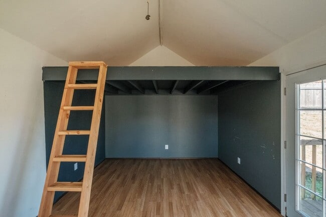 Building Photo - 5448 Siletz Ln