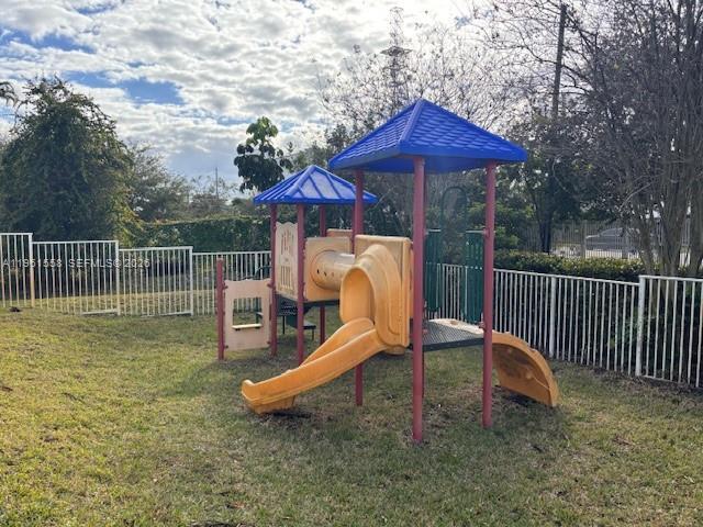 Building Photo - 5457 SW 41st St