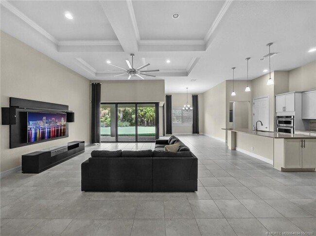 Building Photo - 724 SW Sea Green St