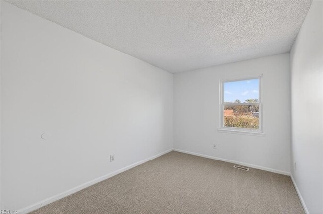 Building Photo - 4738 Greenlaw Dr