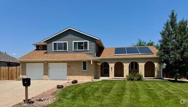 Building Photo - Welcome to your new home in the heart of T...