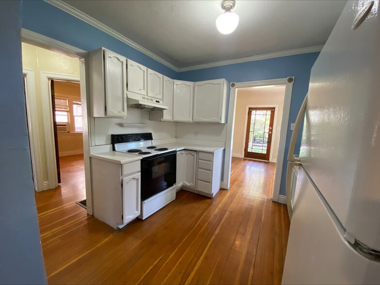 Kitchen - 247 N 400 E