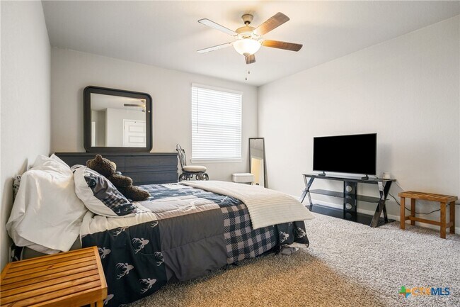 Building Photo - 10310 Mager Ln