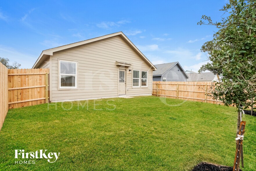 Building Photo - 14810 Dillard Ml