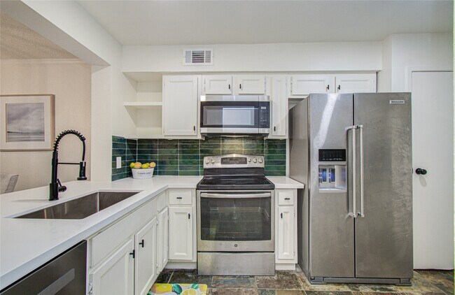 Building Photo - 15309 Kingfield Dr