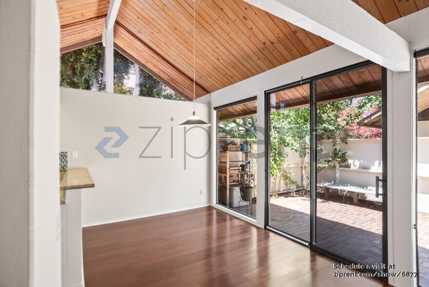 Building Photo - 715 Quetta Ave