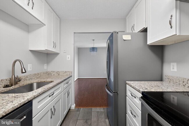 Building Photo - 200 N Pickett St