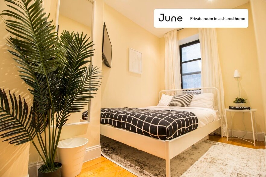 Primary Photo - Room in Shared 5 bed/2 bath home