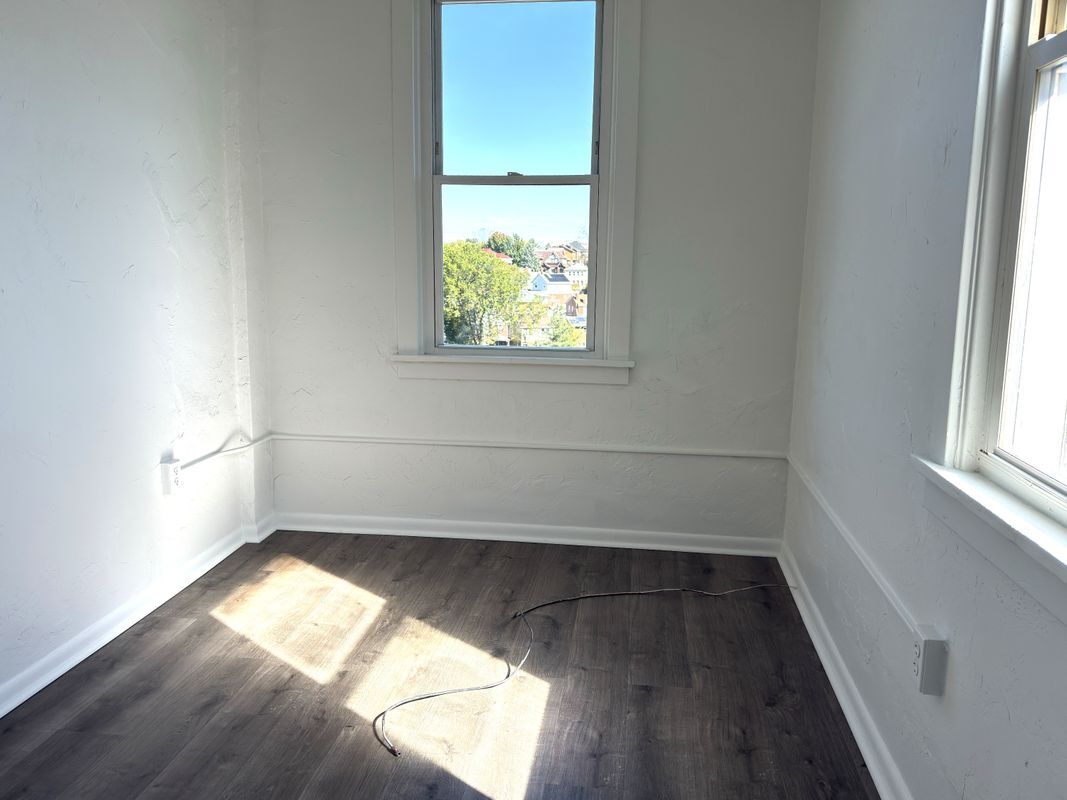 Building Photo - 2811 Brownsville Rd