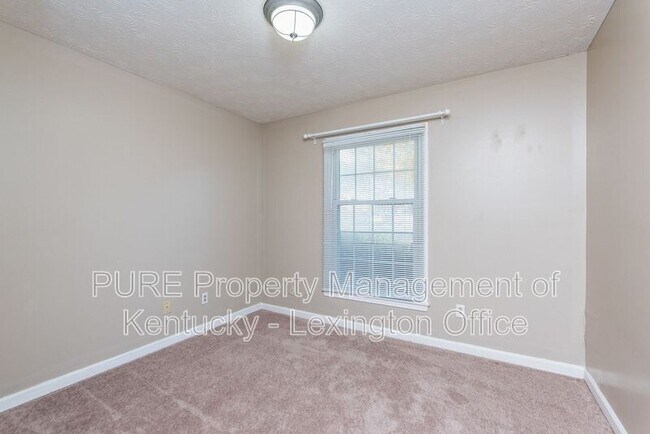 Building Photo - 3209 Foxchase Ct